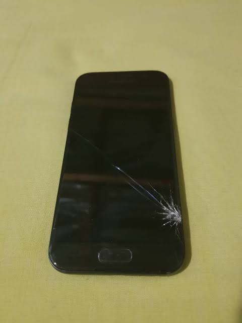 Samsung A3 broken